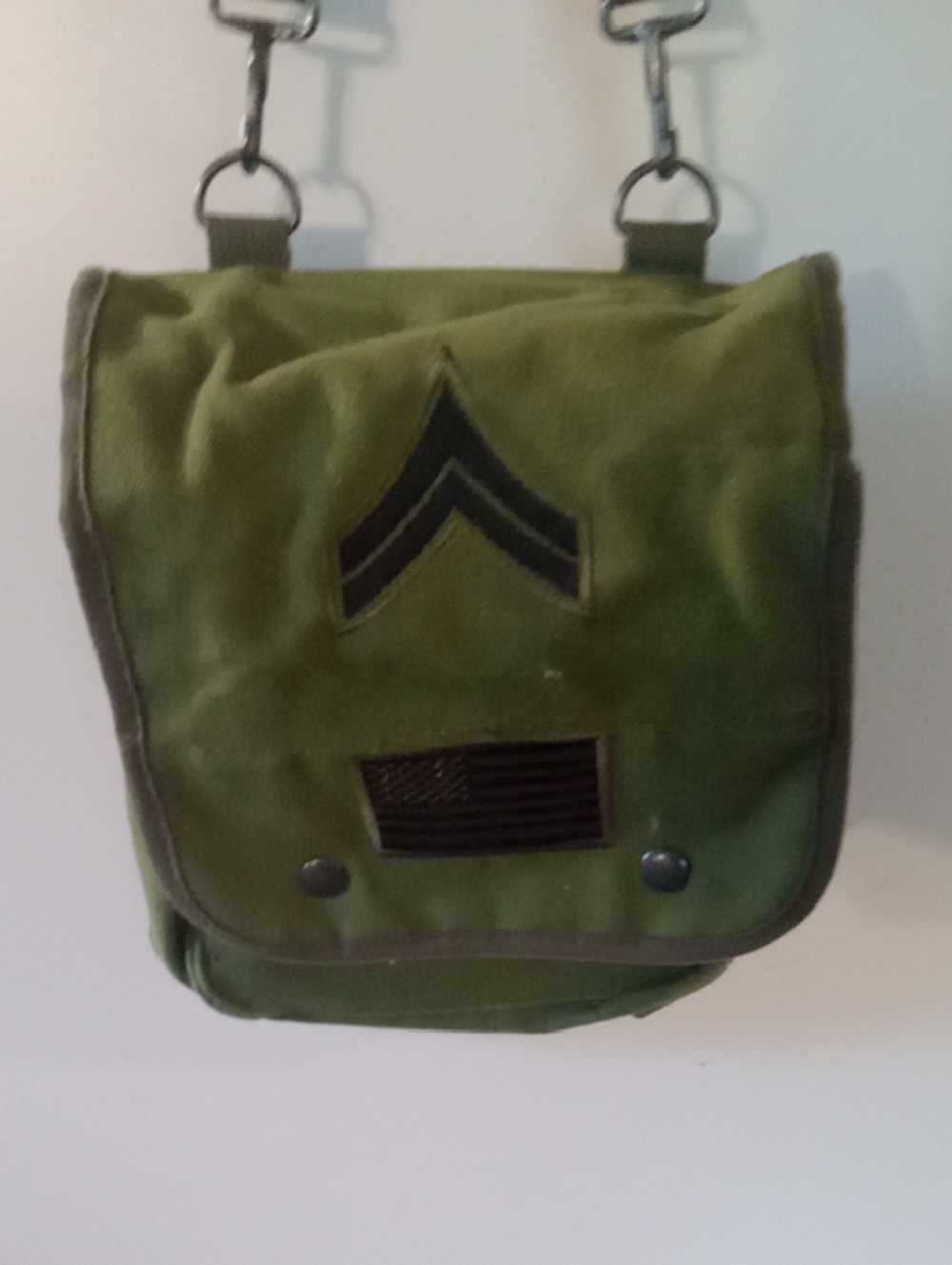 ( 59) Source Unknown Olive Green Military Patch Messenger Bag
